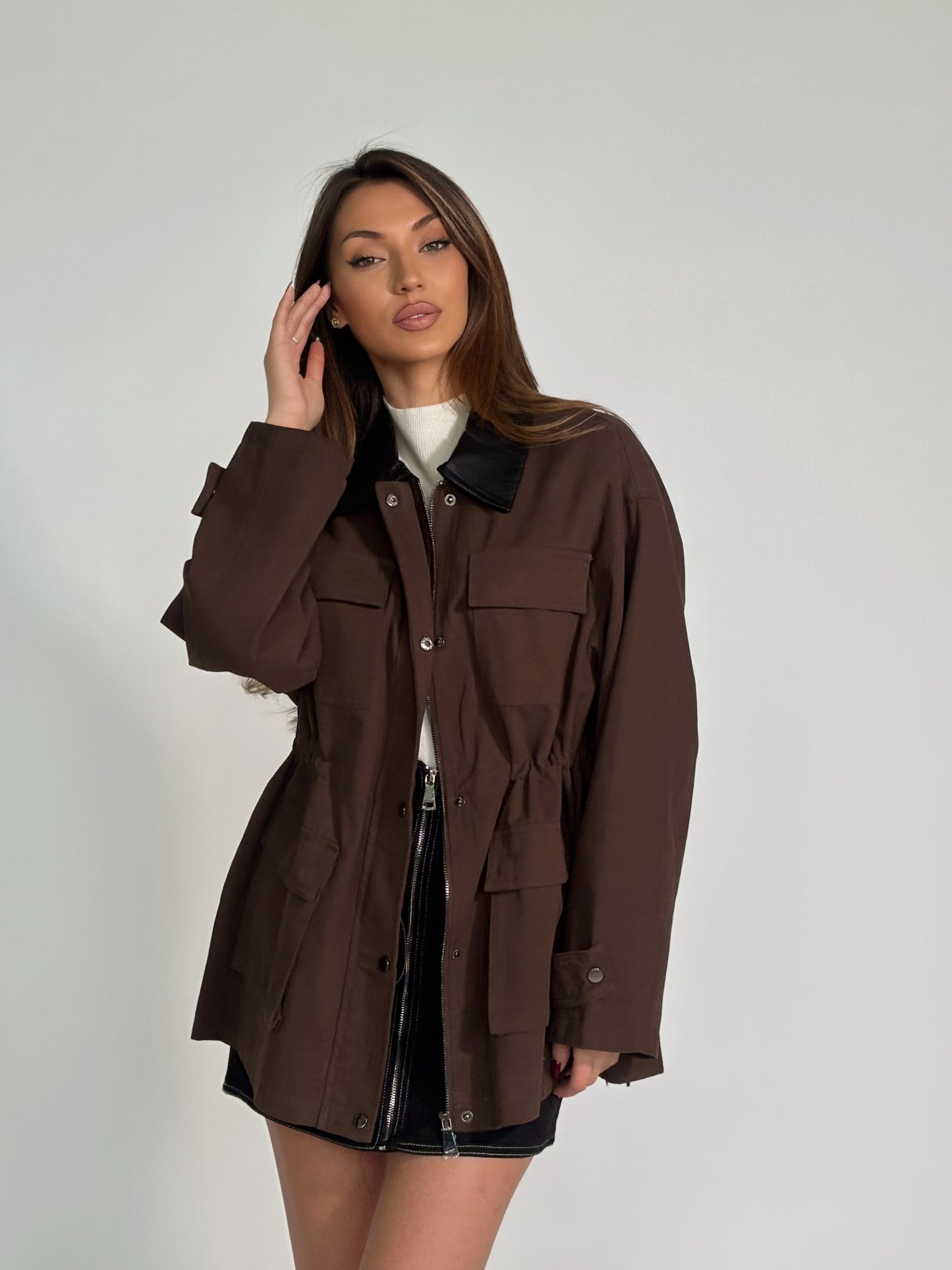 Тренчкот Amela със затягане в талията