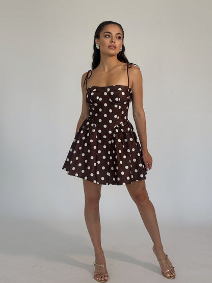 Къса рокля на точки Polka
