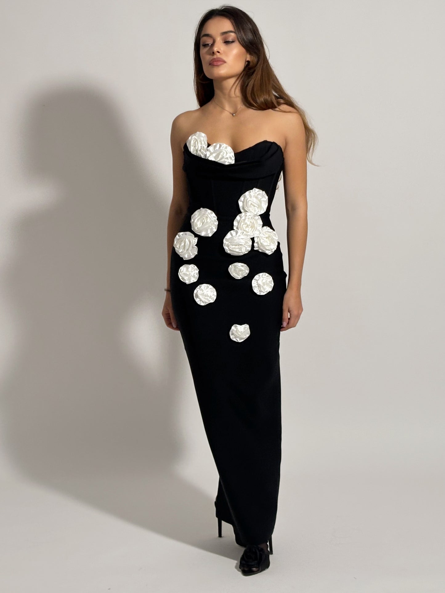 Бандажна рокля Emi с рози