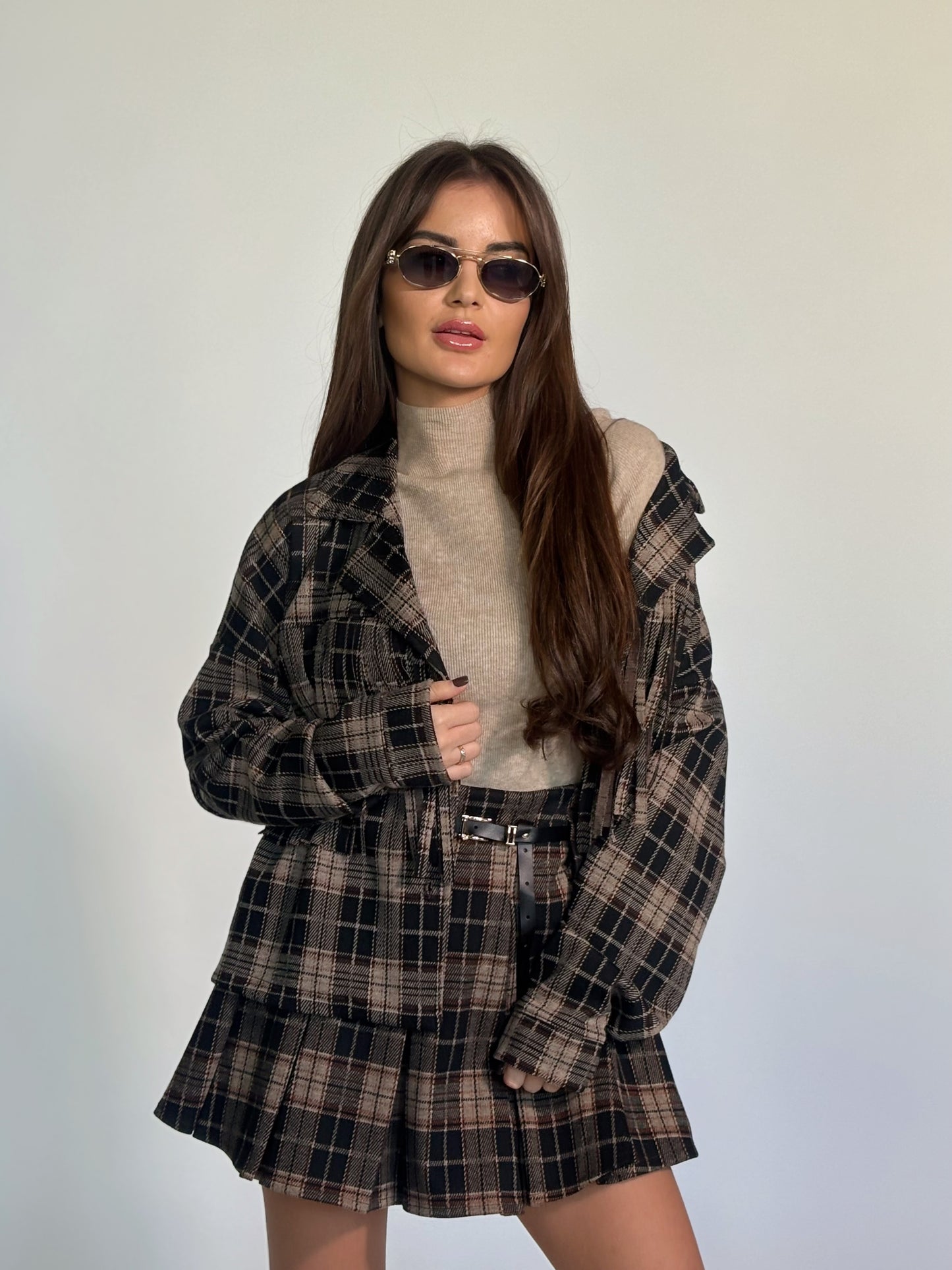 Комплект Makiata от пола-панталон и риза