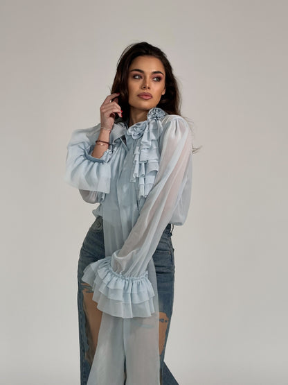 Риза Matilda с рози