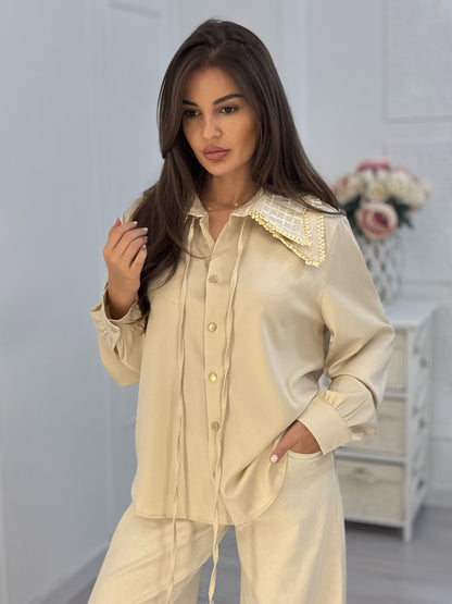 Сатенена риза Vela с яка от пайети