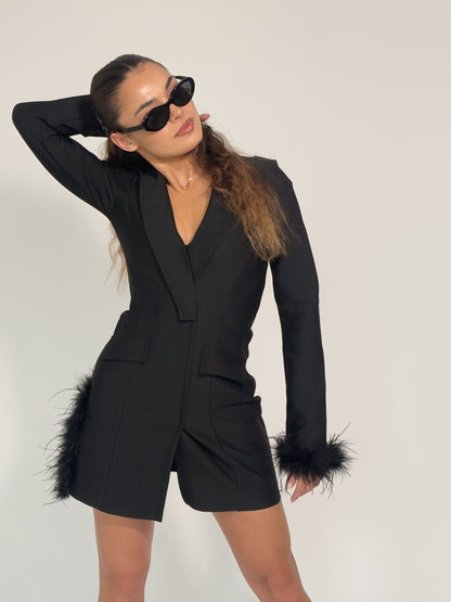 Бандажна рокля с естествени пера Scarlet