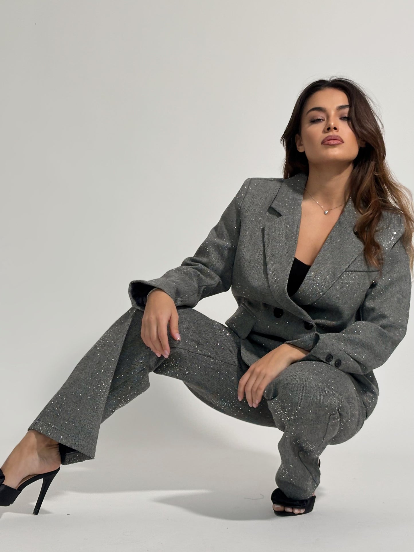 Костюм Viola с камъни и вълна