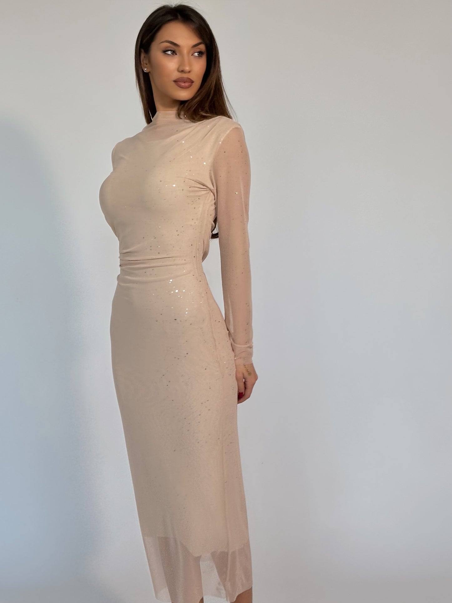 Тюлена рокля с лъскави частици Gia