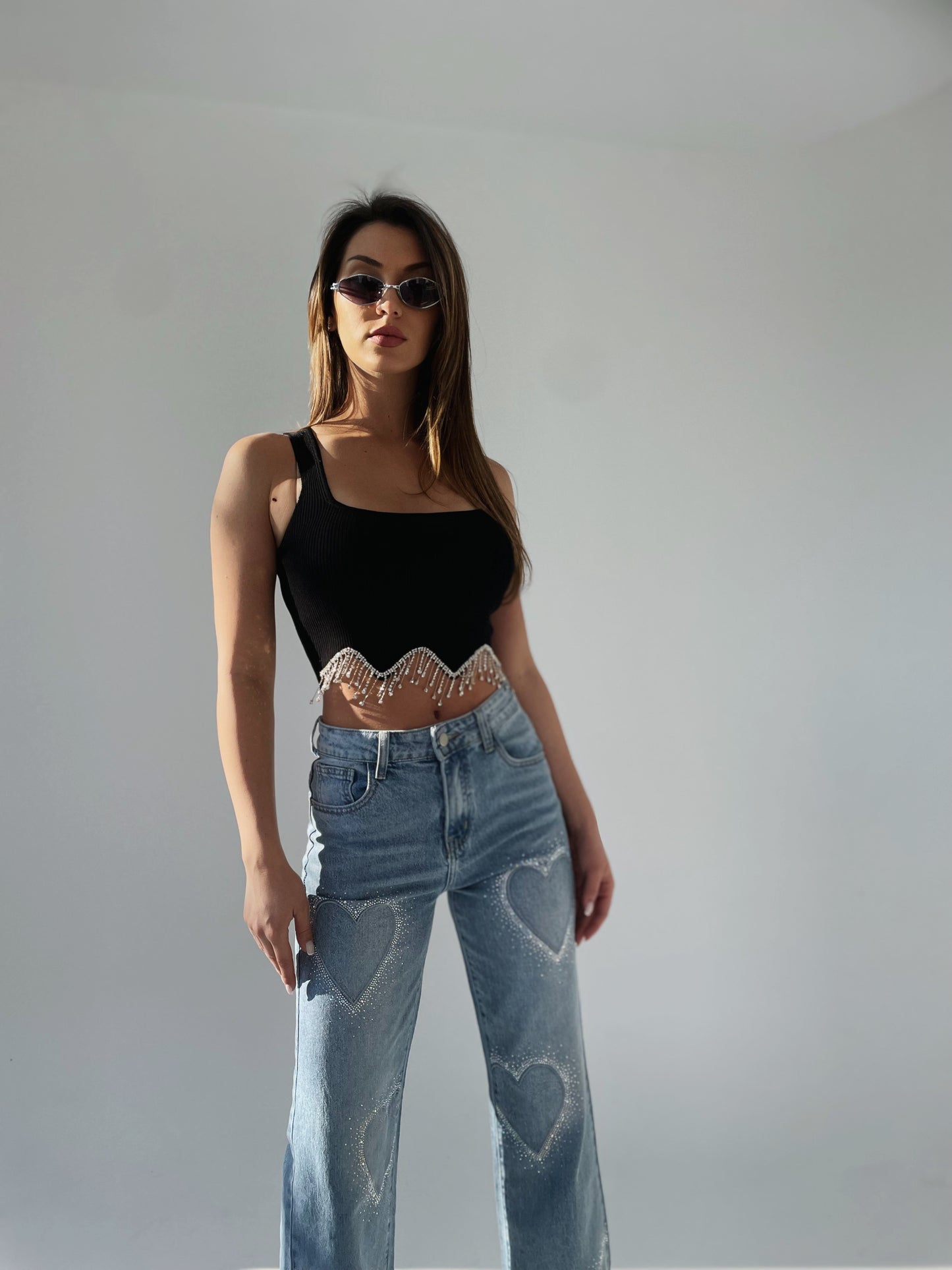 Crop top Miss chic cu pietre suspendate