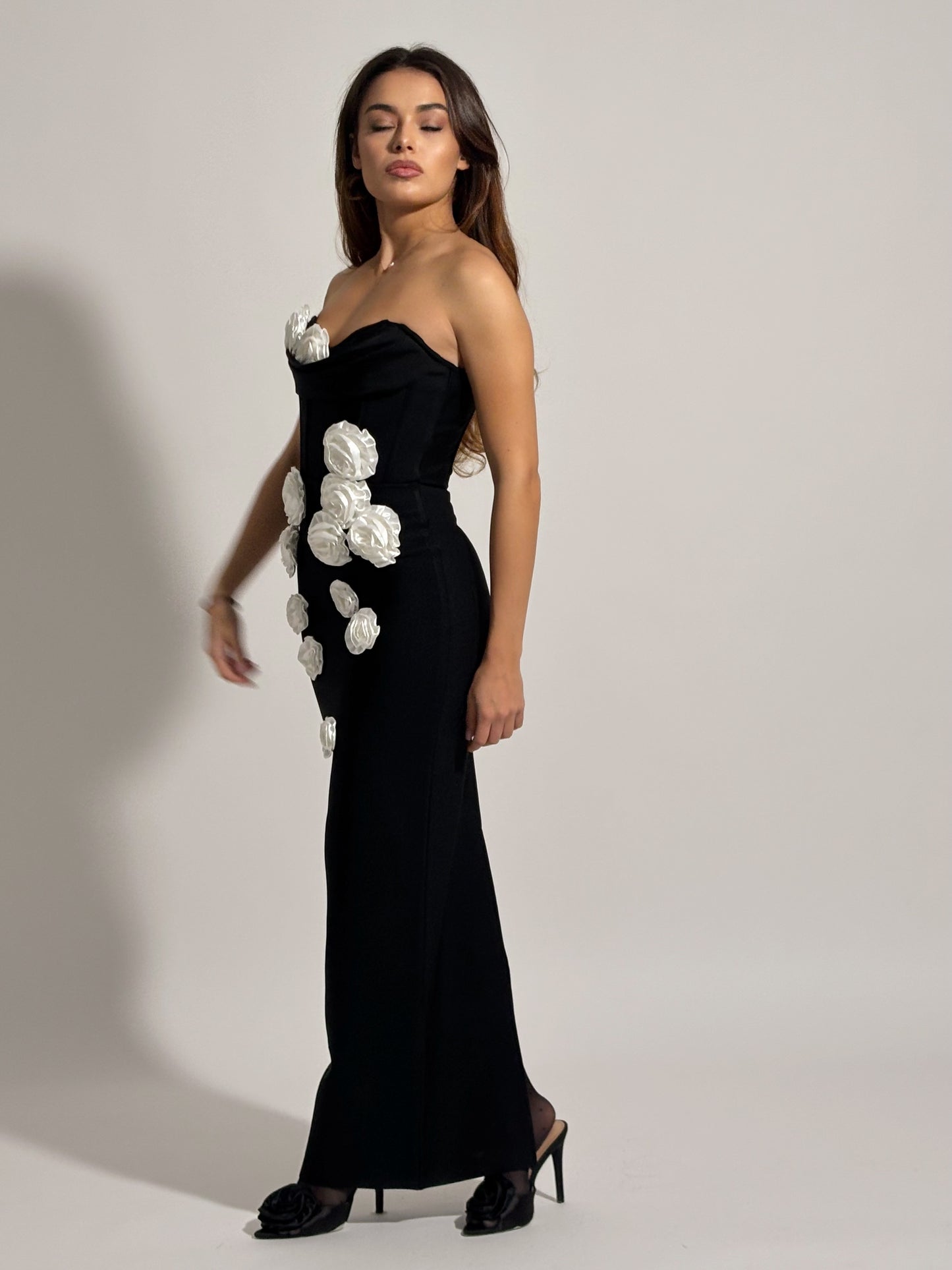 Бандажна рокля Emi с рози