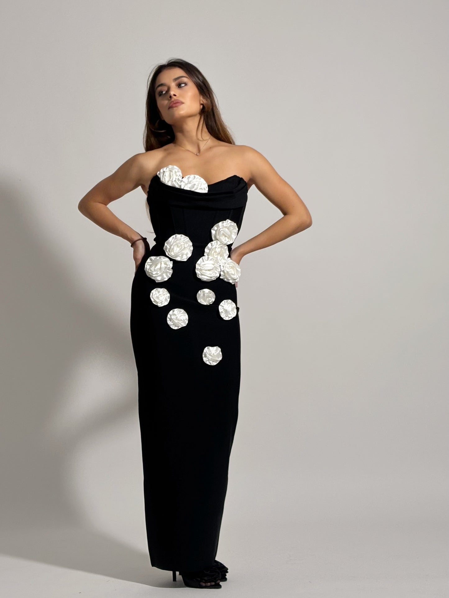 Бандажна рокля Emi с рози