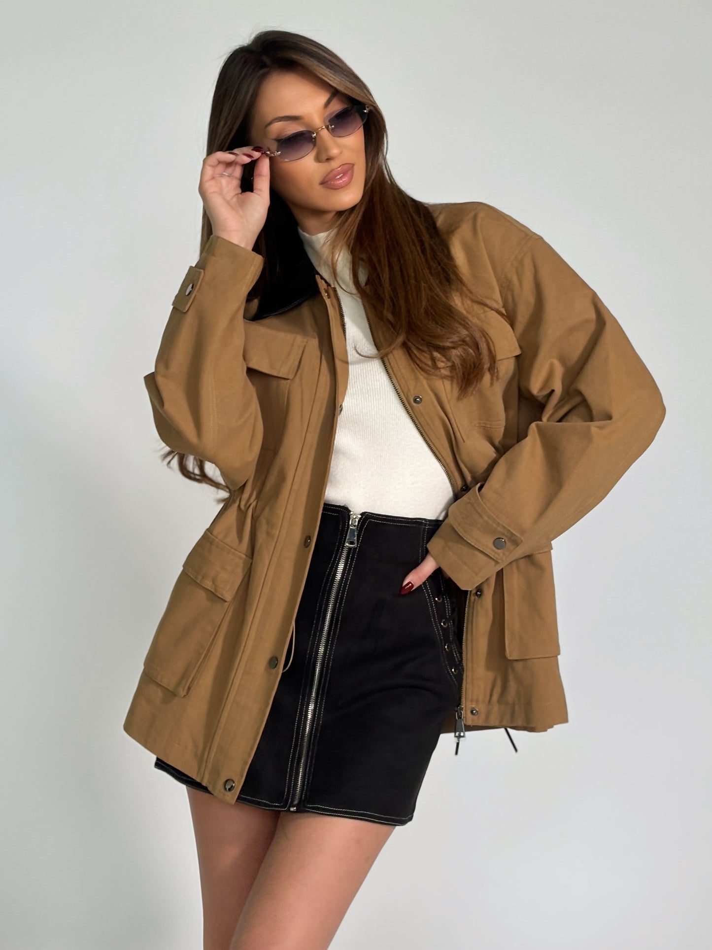 Тренчкот Amela със затягане в талията