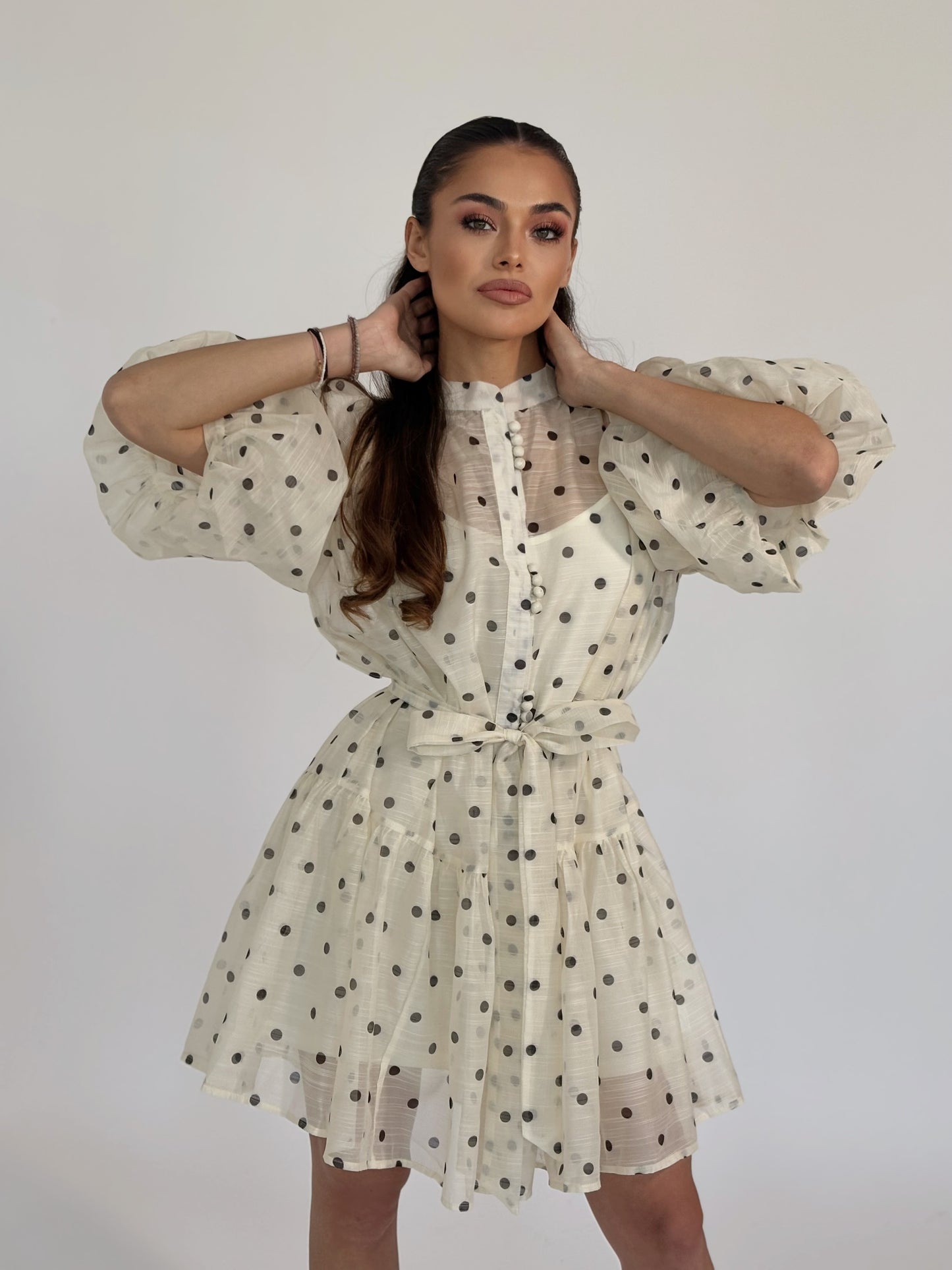 Къса рокля на точки Polka