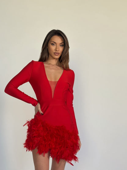 Бандажна рокля Lovita с пера