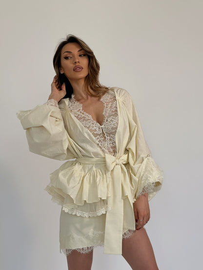 Риза с дантела и колан Folora