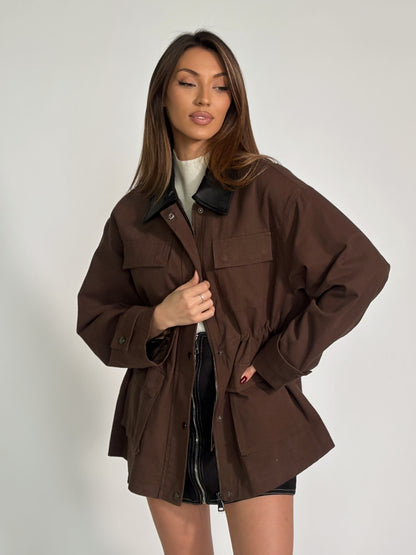 Тренчкот Amela със затягане в талията