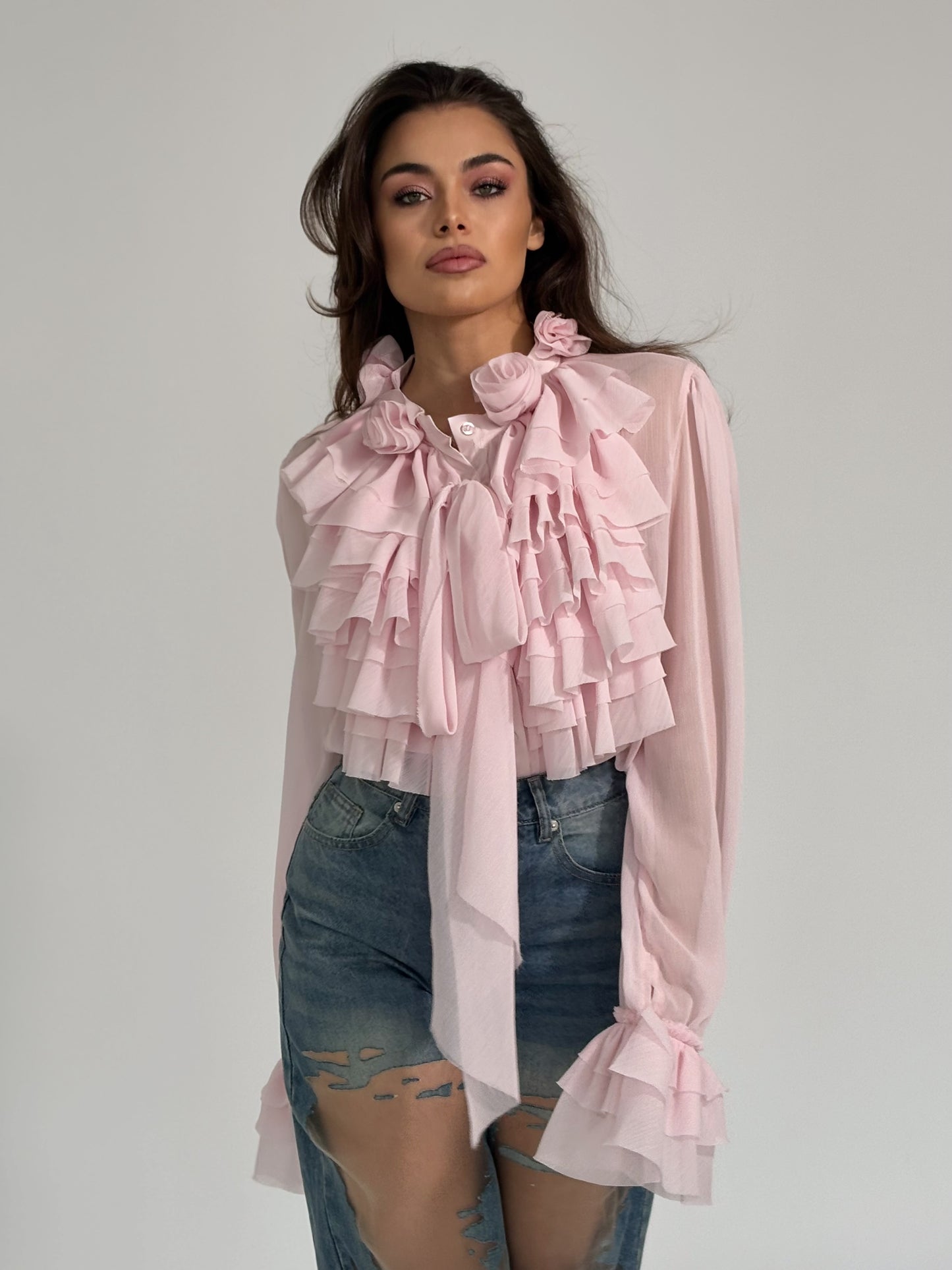 Риза Matilda с рози