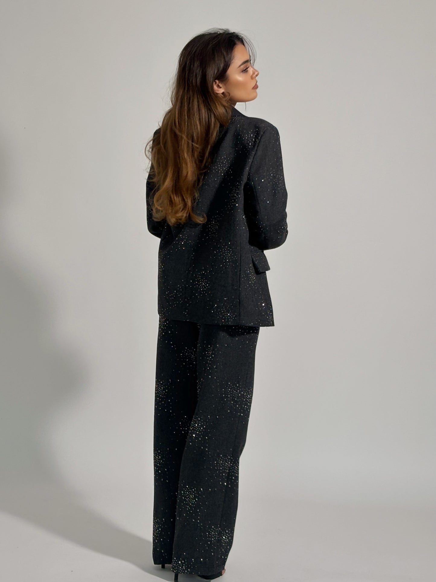 Костюм Viola с камъни и вълна