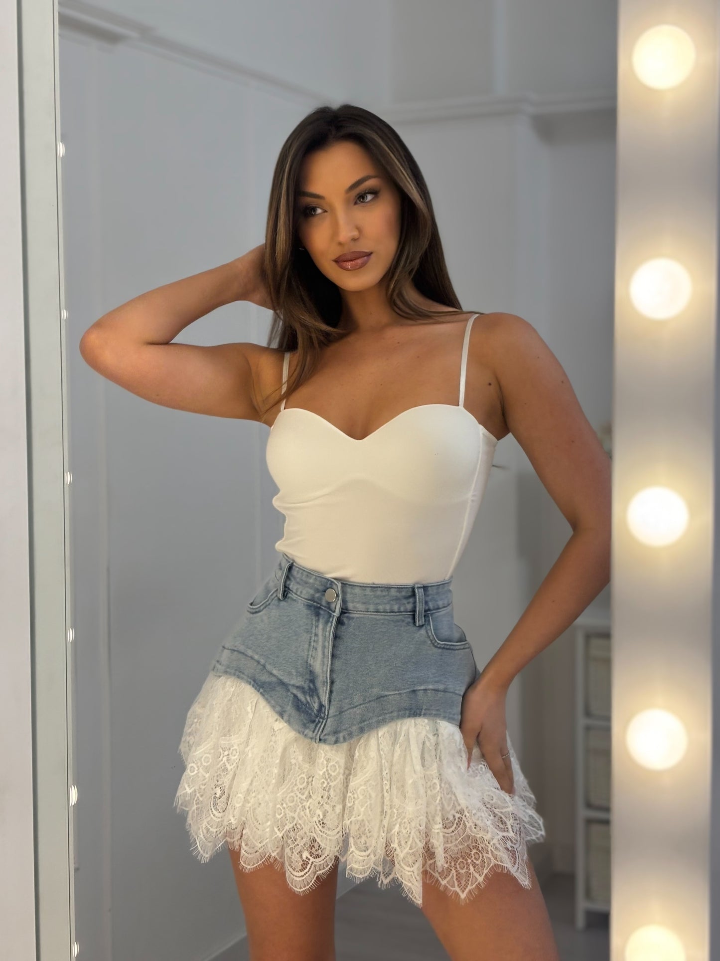 Fustă-pantaloni din denim Sindey cu dantelă