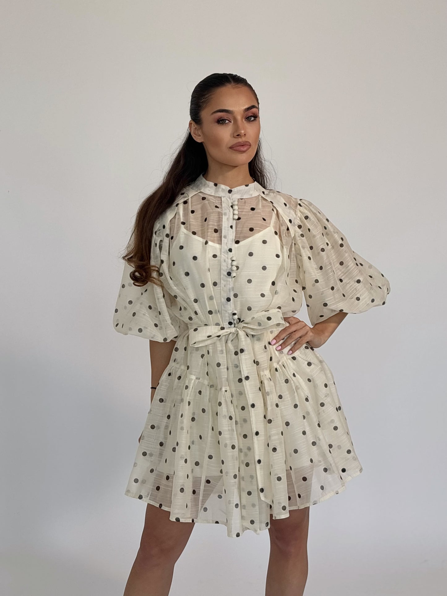 Къса рокля на точки Polka
