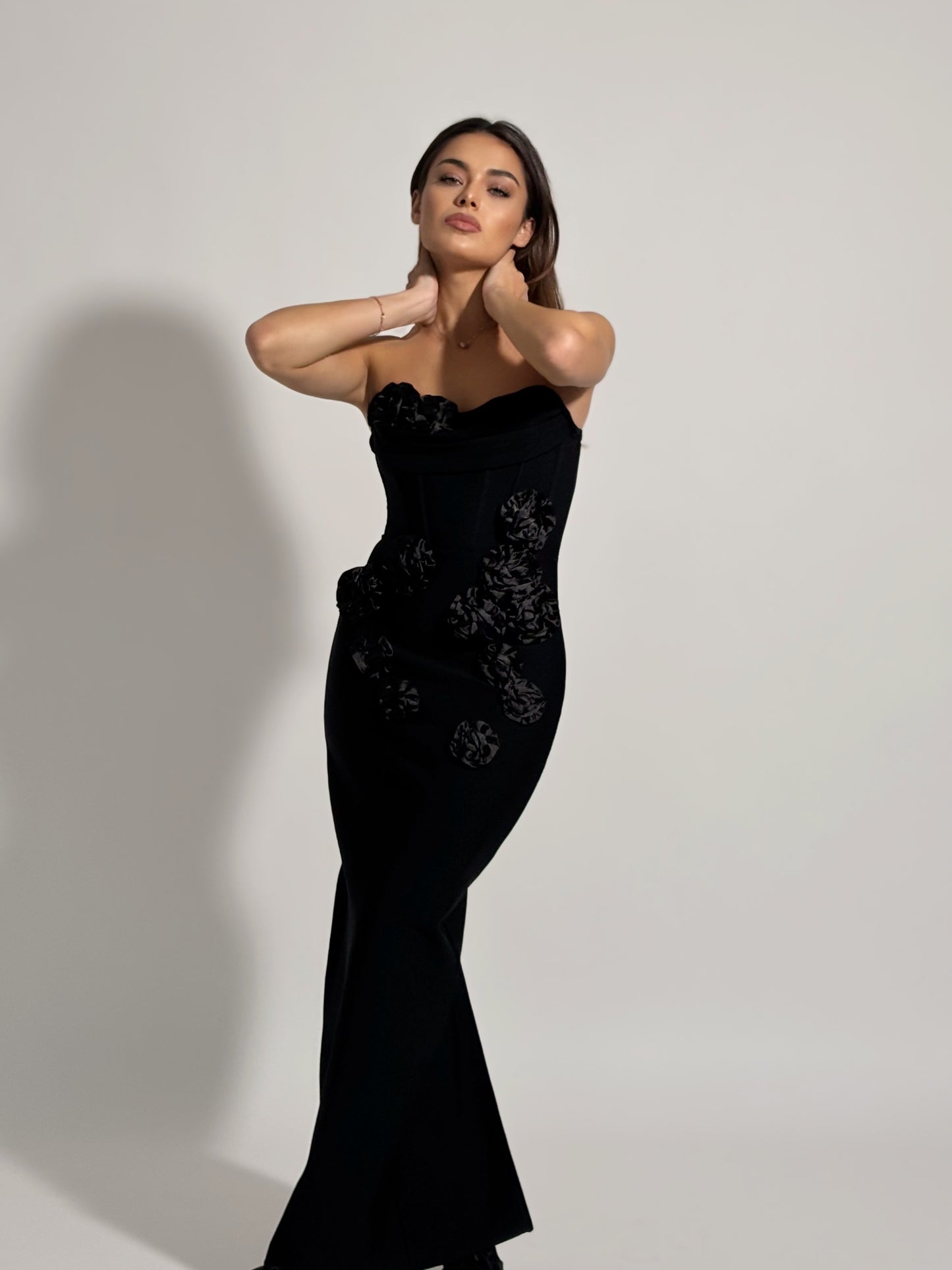 Бандажна рокля Emily с рози