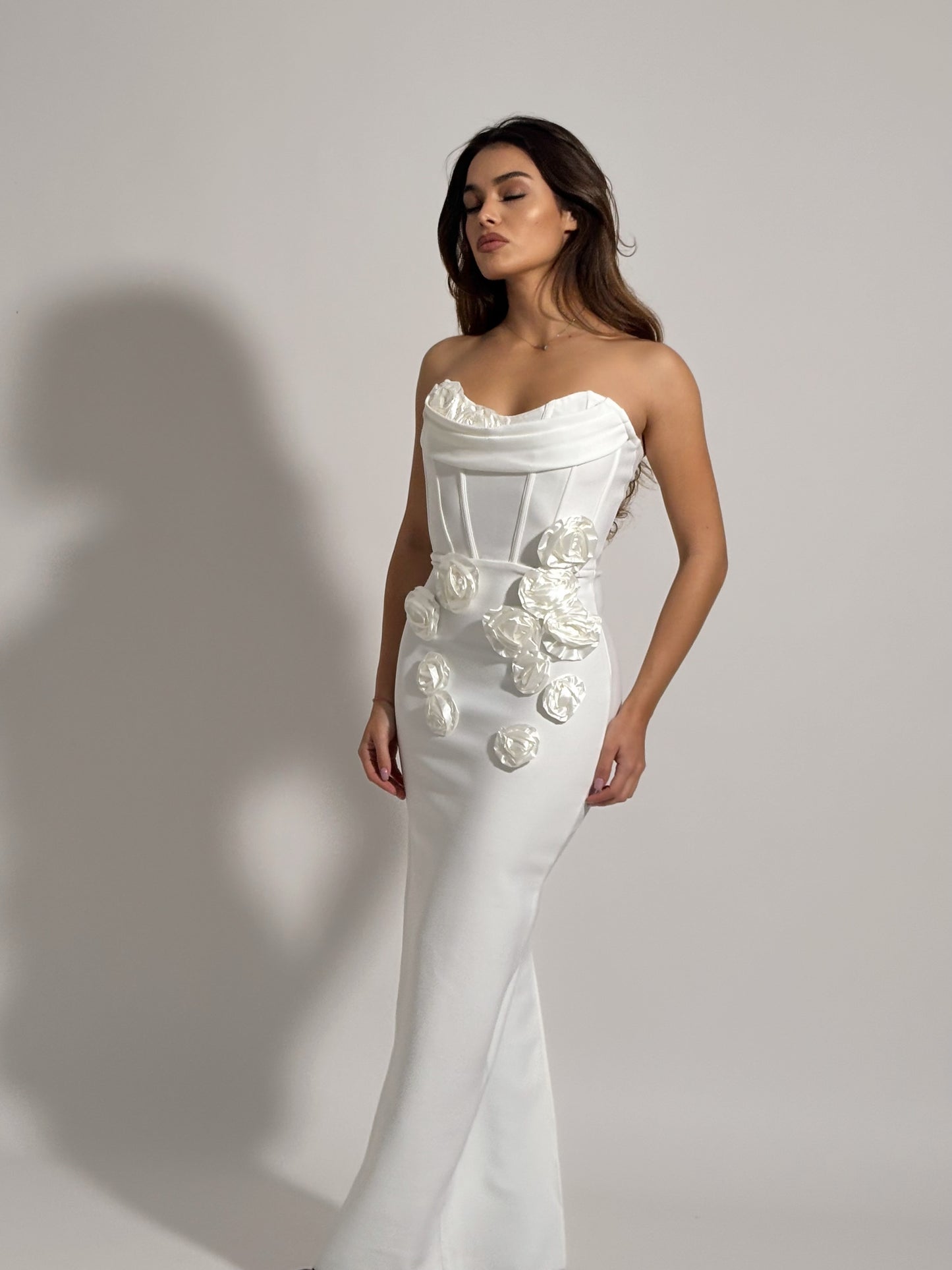 Бандажна рокля Emily с рози