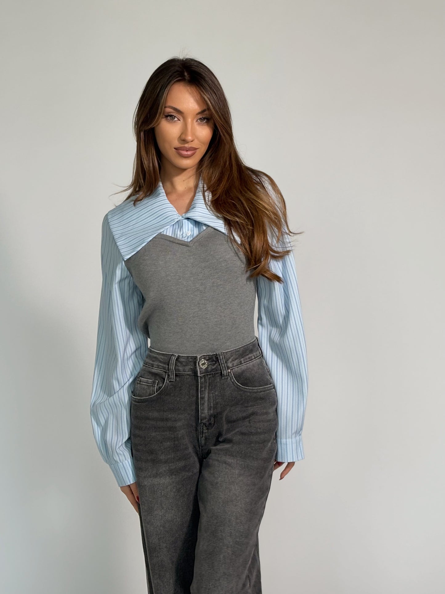 Риза с пришито бюстие Venis