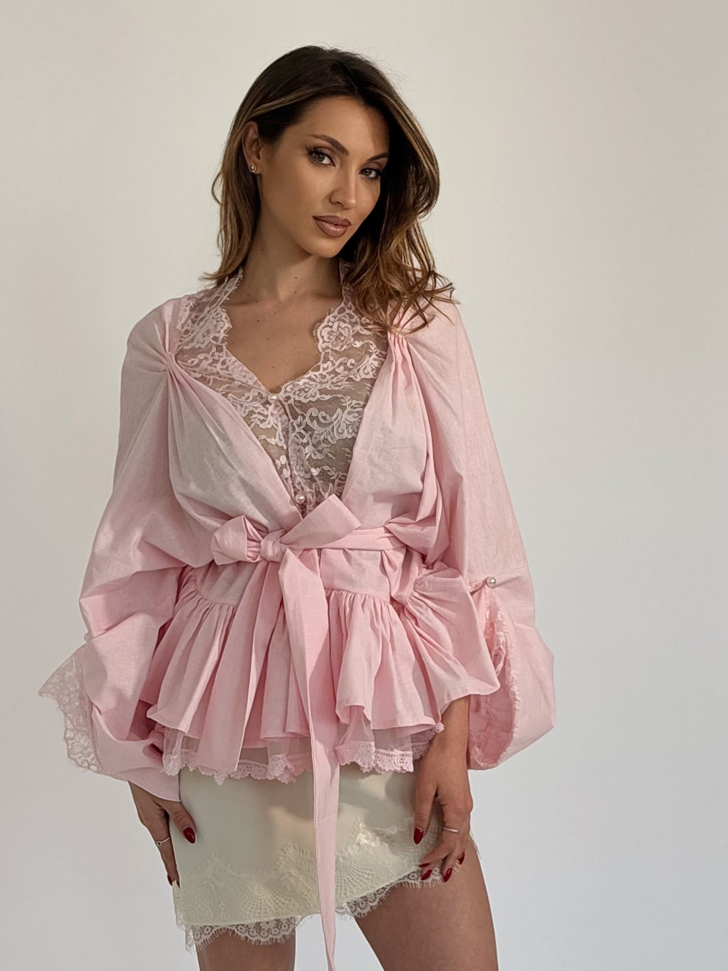 Риза с дантела и колан Folora