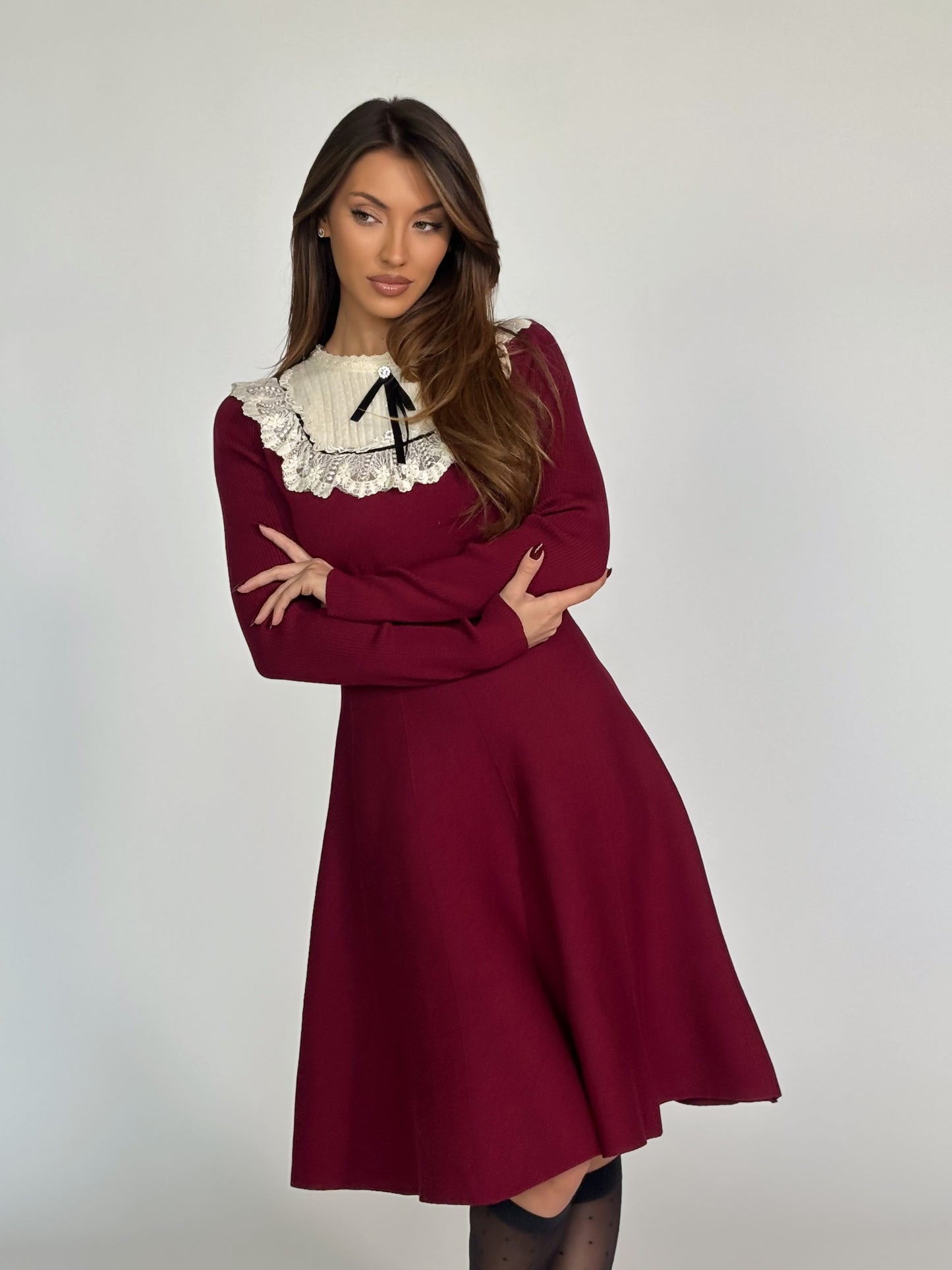 Рокля Hensel с дантела и панделка