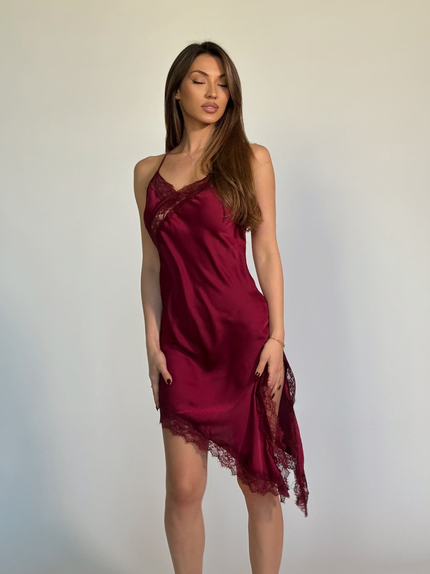 Сатенена рокля с дантела Marcilia