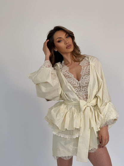 Риза с дантела и колан Folora