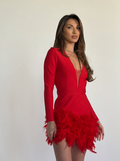 Бандажна рокля Lovita с пера