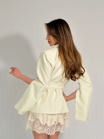 Сако с камъни и колан Domina