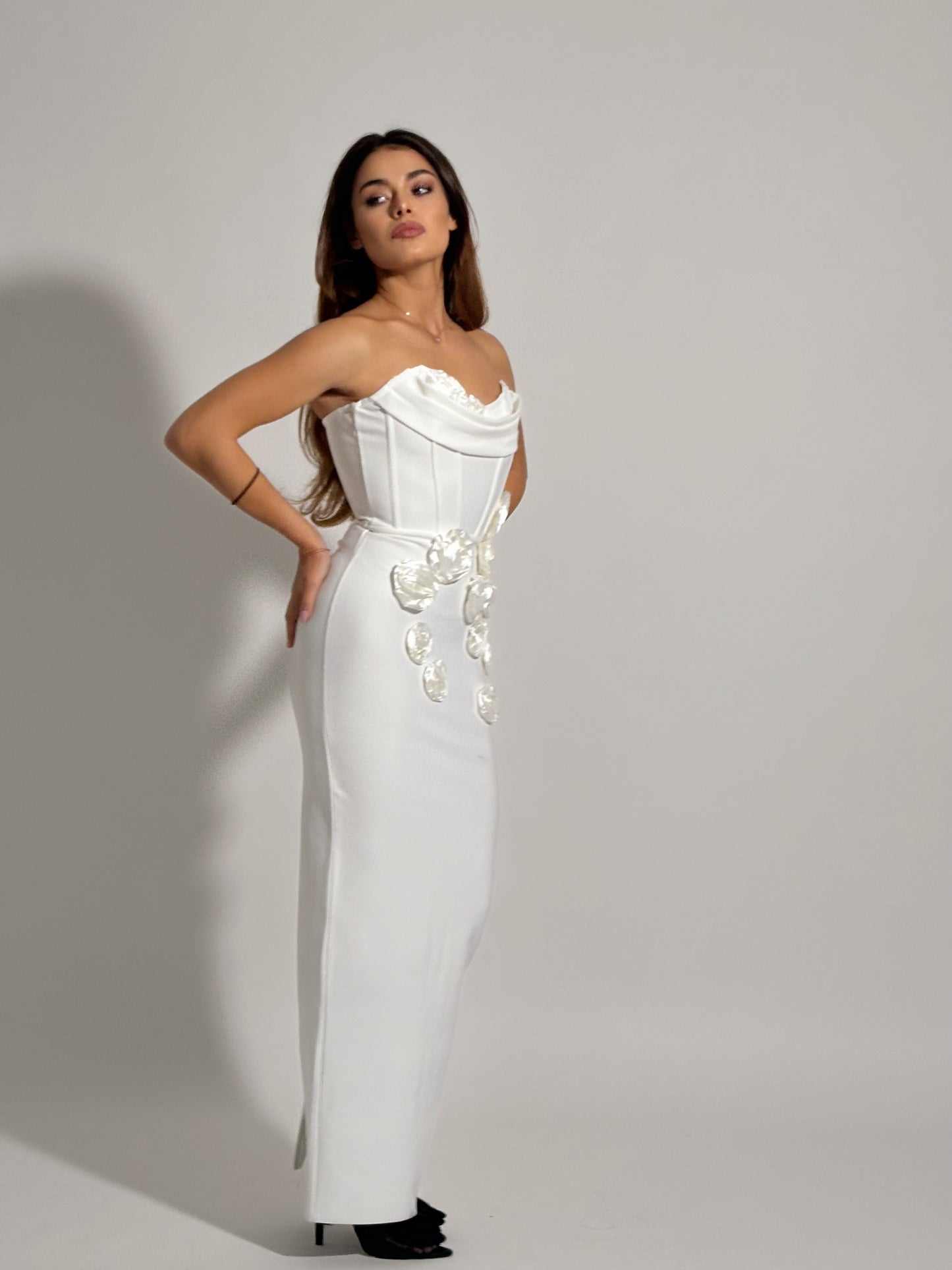 Бандажна рокля Emily с рози