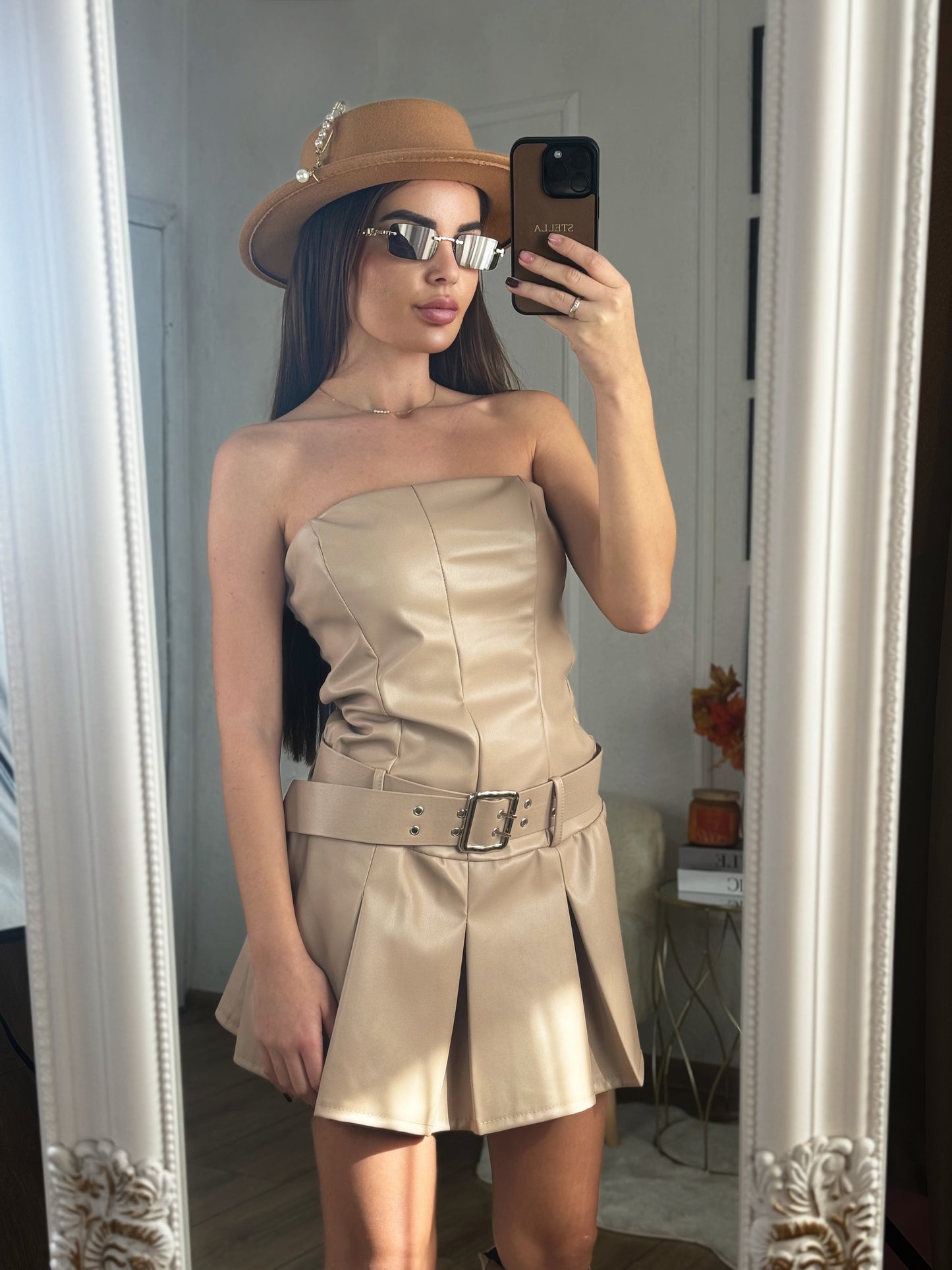 Кожена рокля Derita с колан