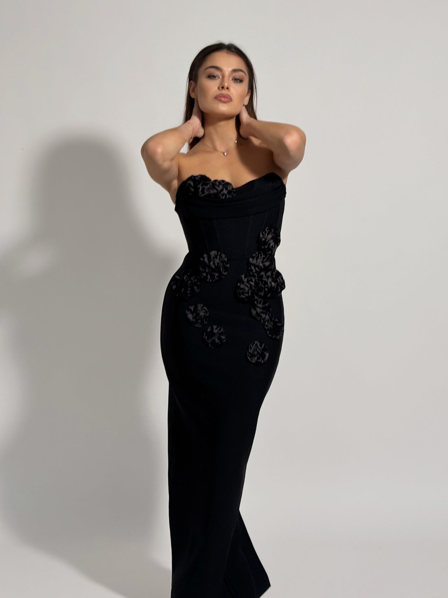 Бандажна рокля Emily с рози