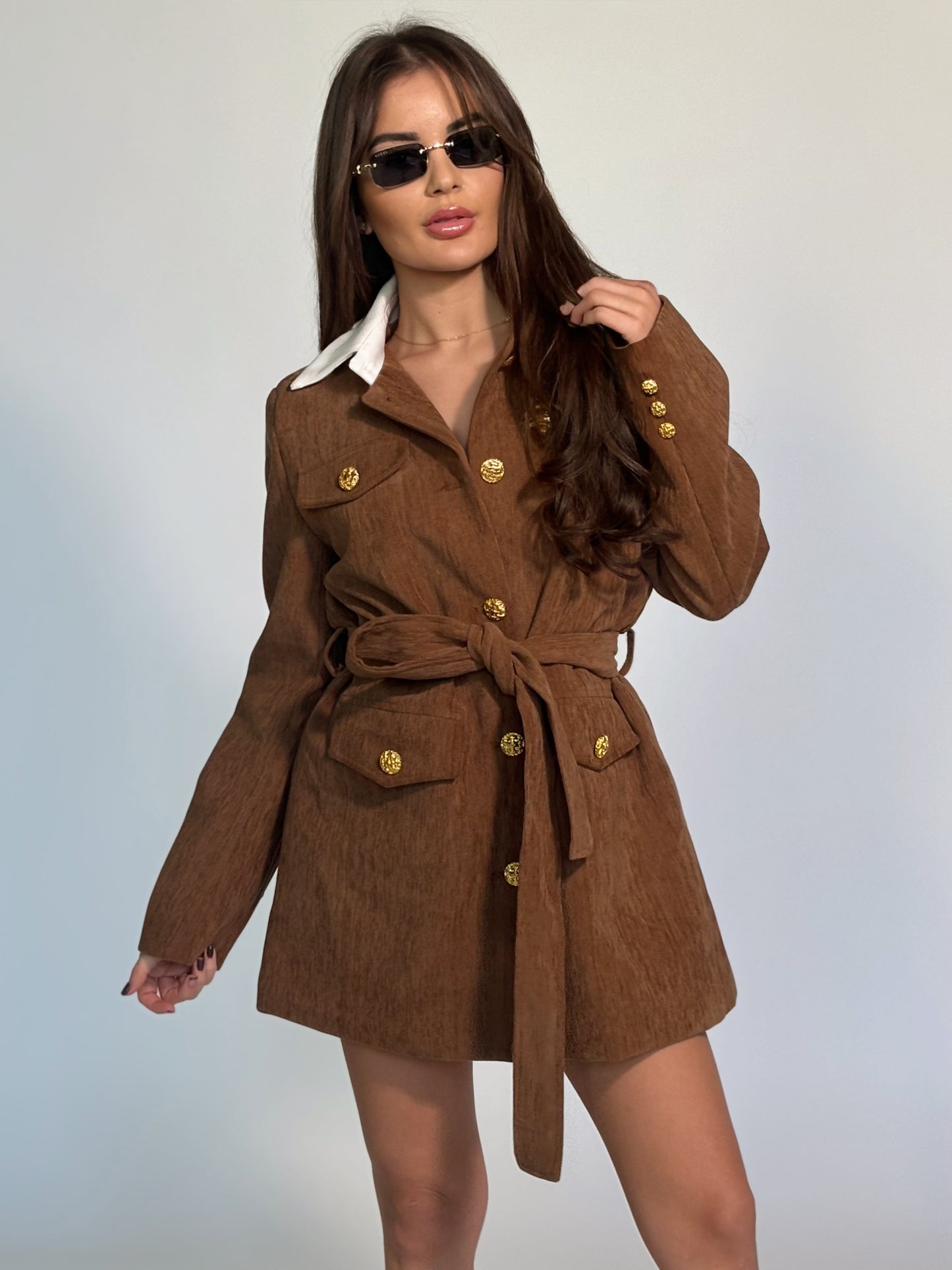 Рокля/сако Betti с колан и брошка