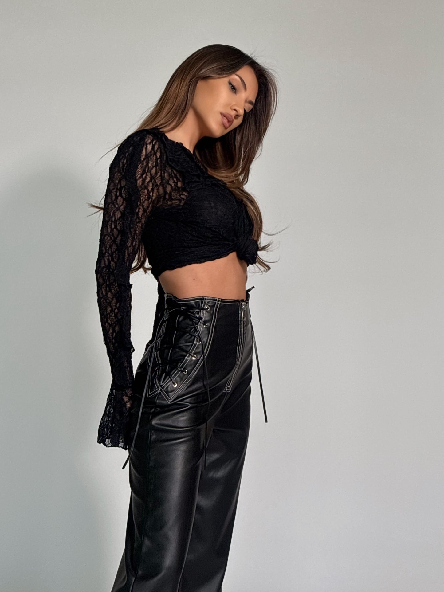 Дантелена блуза Venita