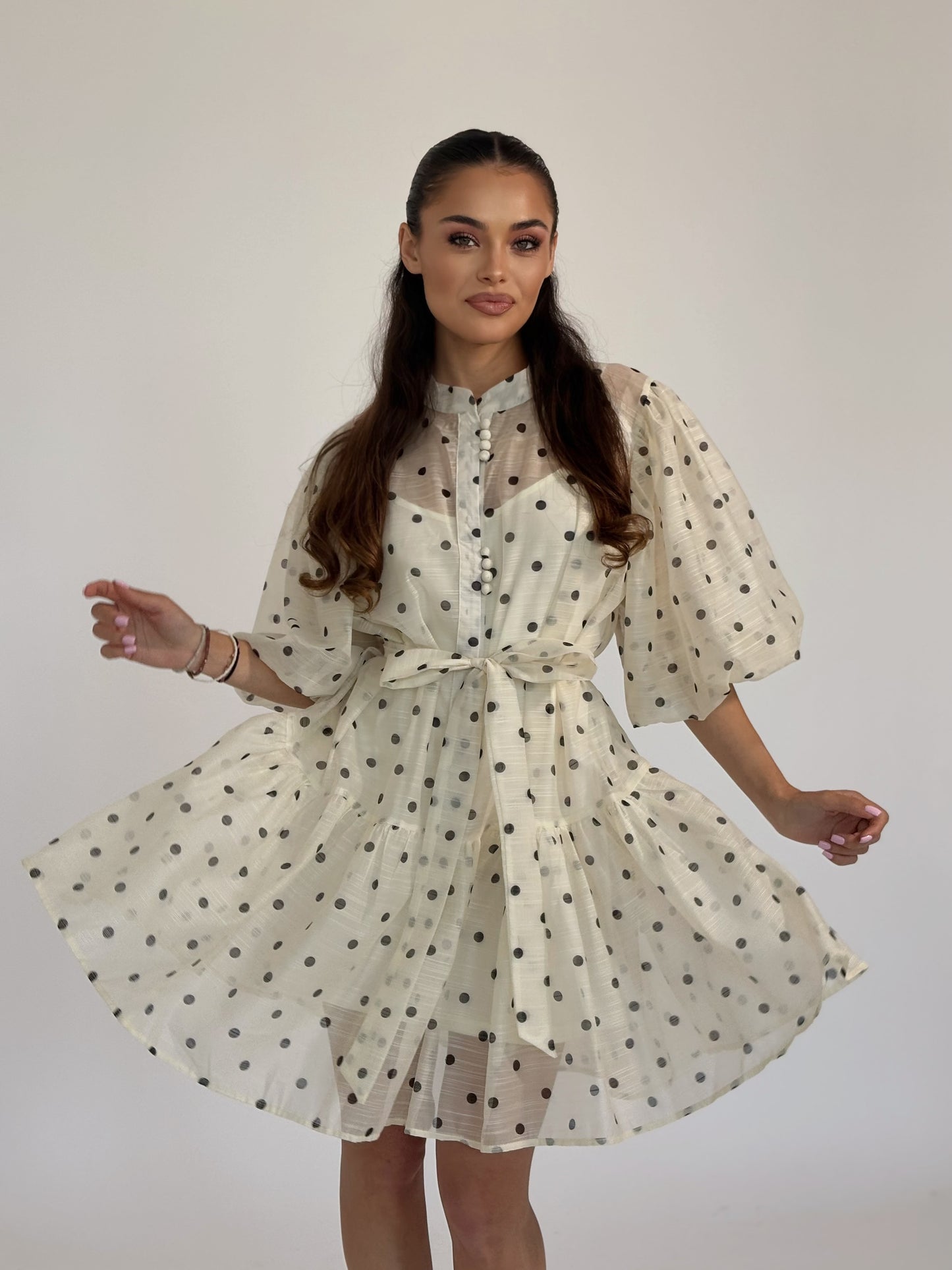 Къса рокля на точки Polka