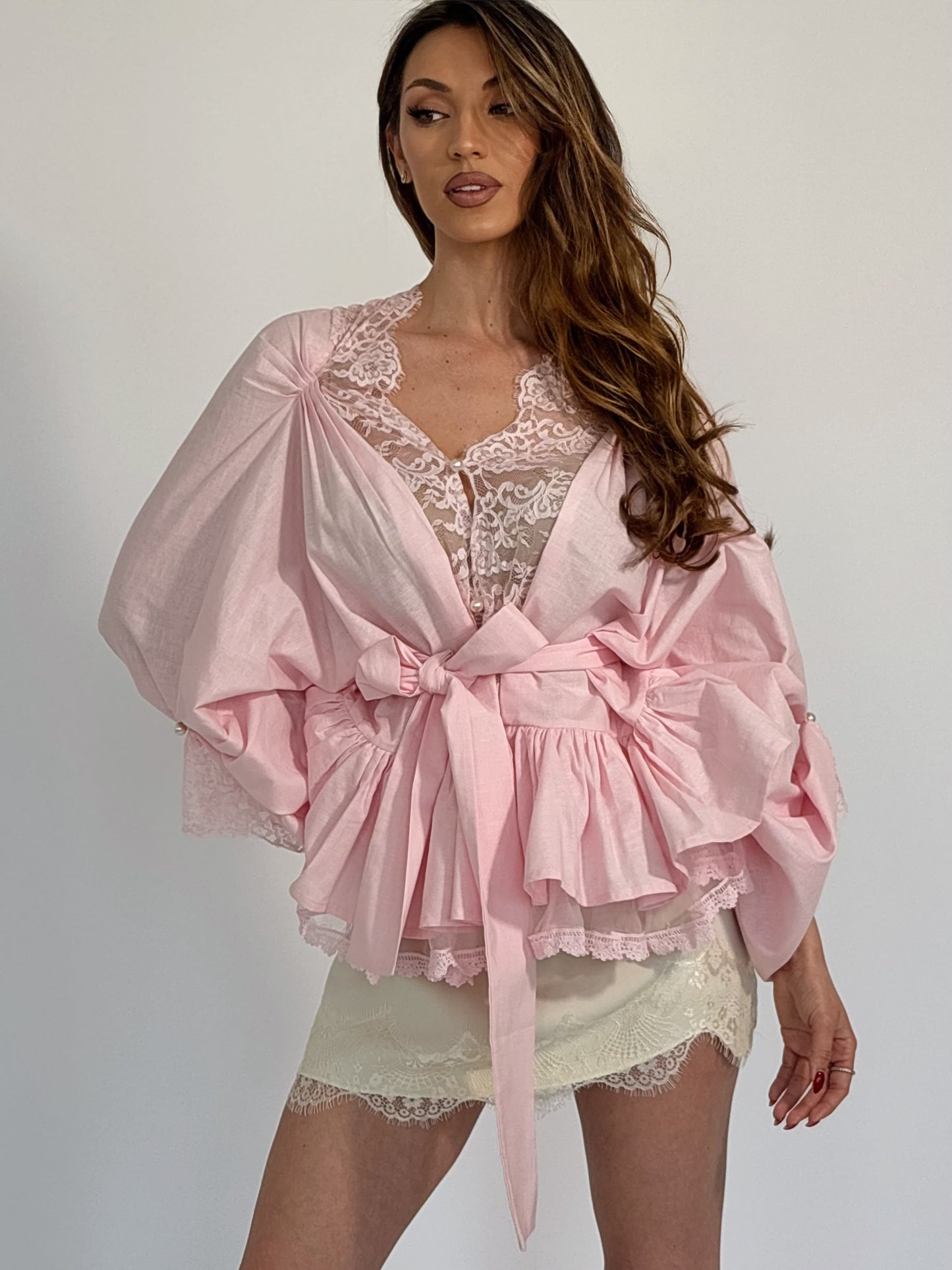 Риза с дантела и колан Folora