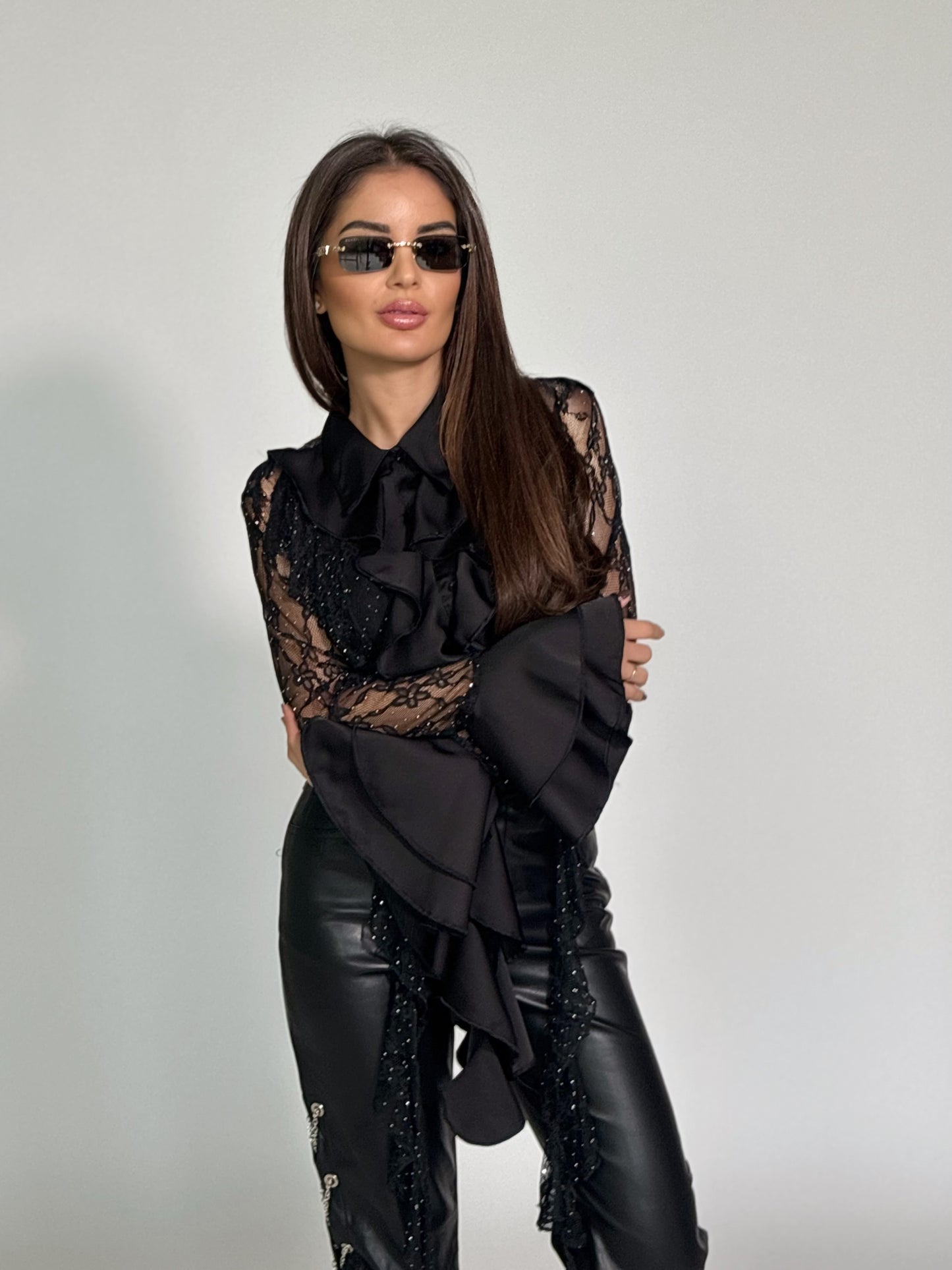 Дантелена риза Matilde със сатен и камъни