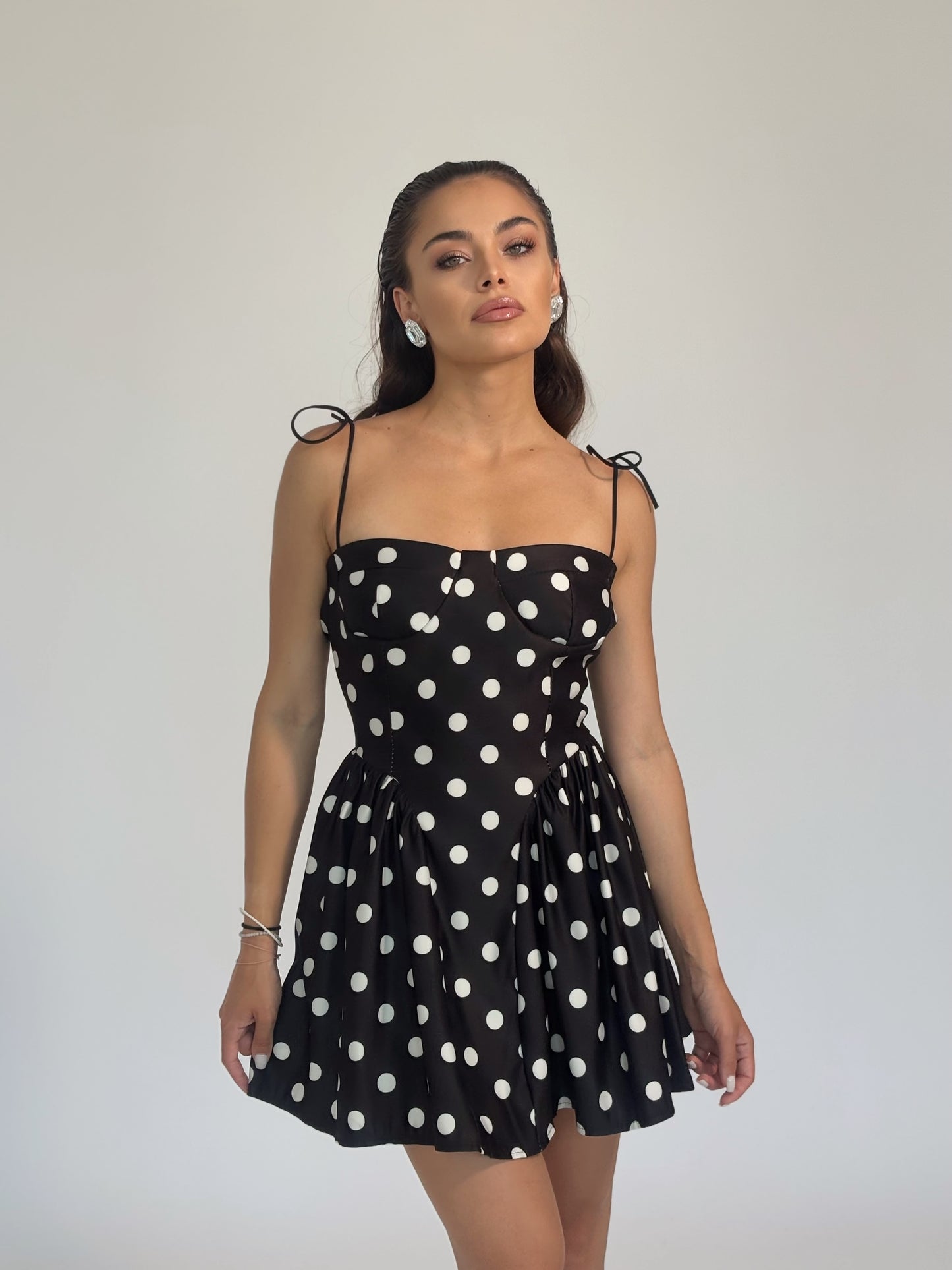 Къса рокля на точки Polka