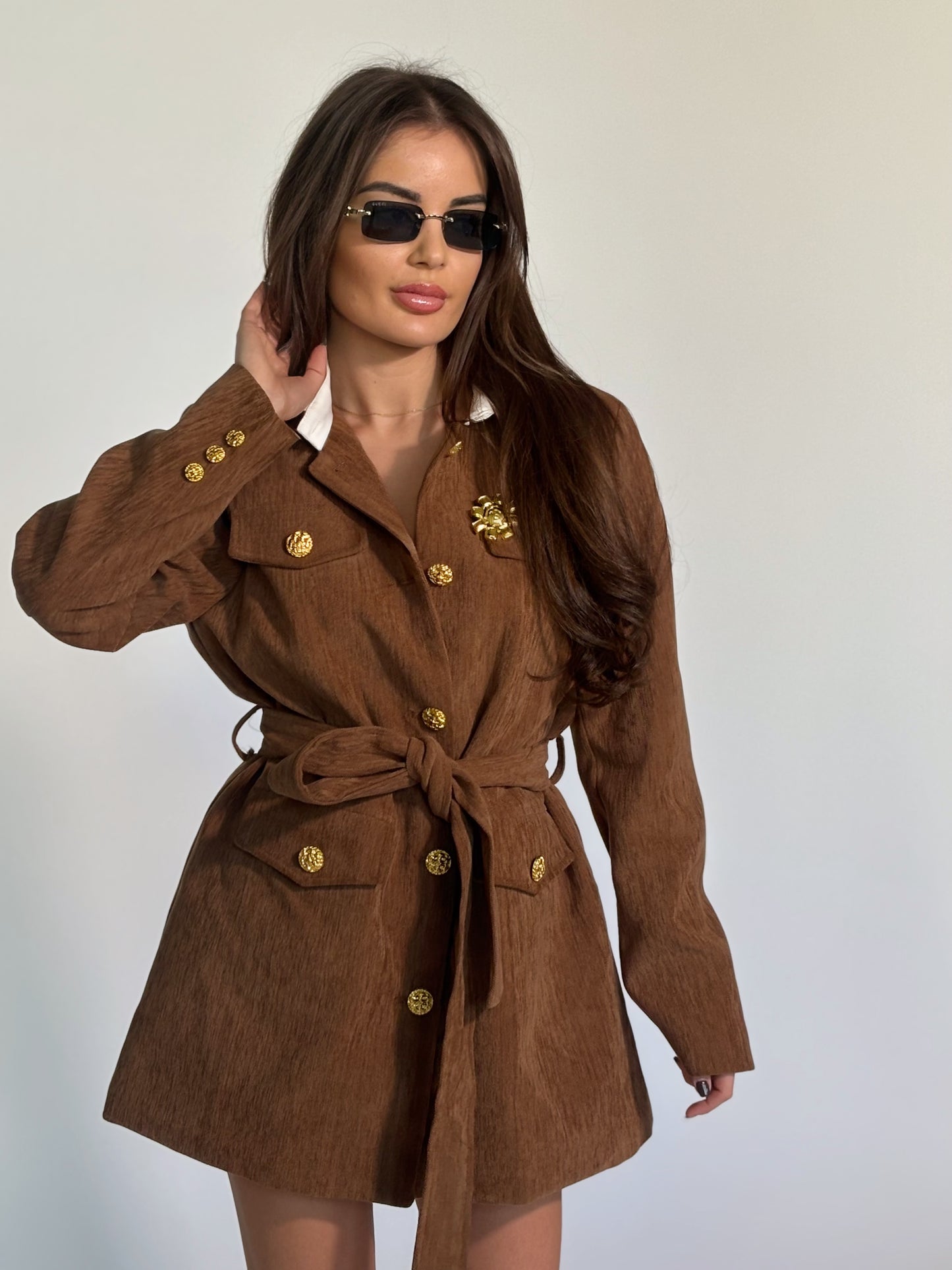 Рокля/сако Betti с колан и брошка