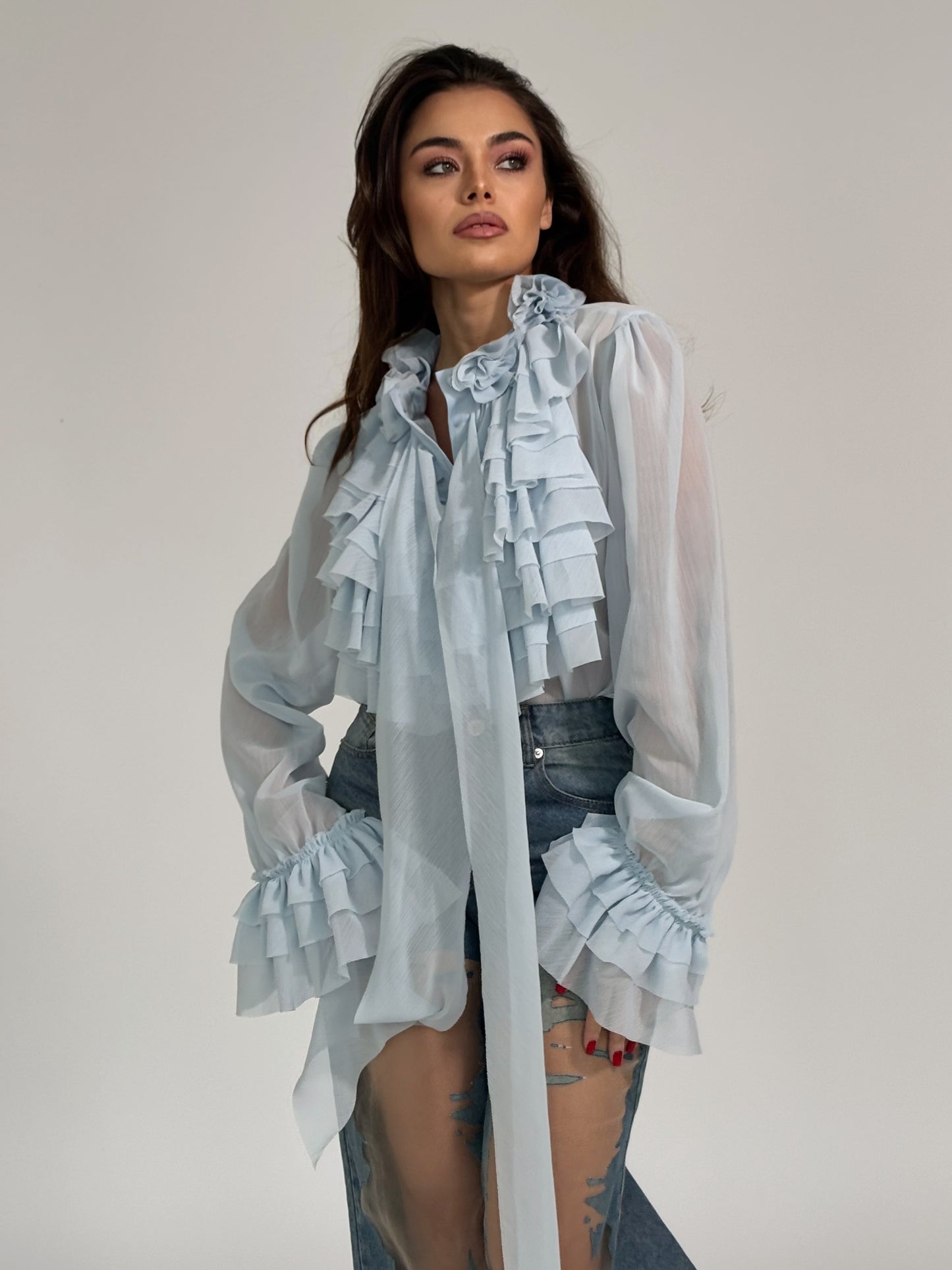 Риза Matilda с рози