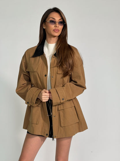 Тренчкот Amela със затягане в талията