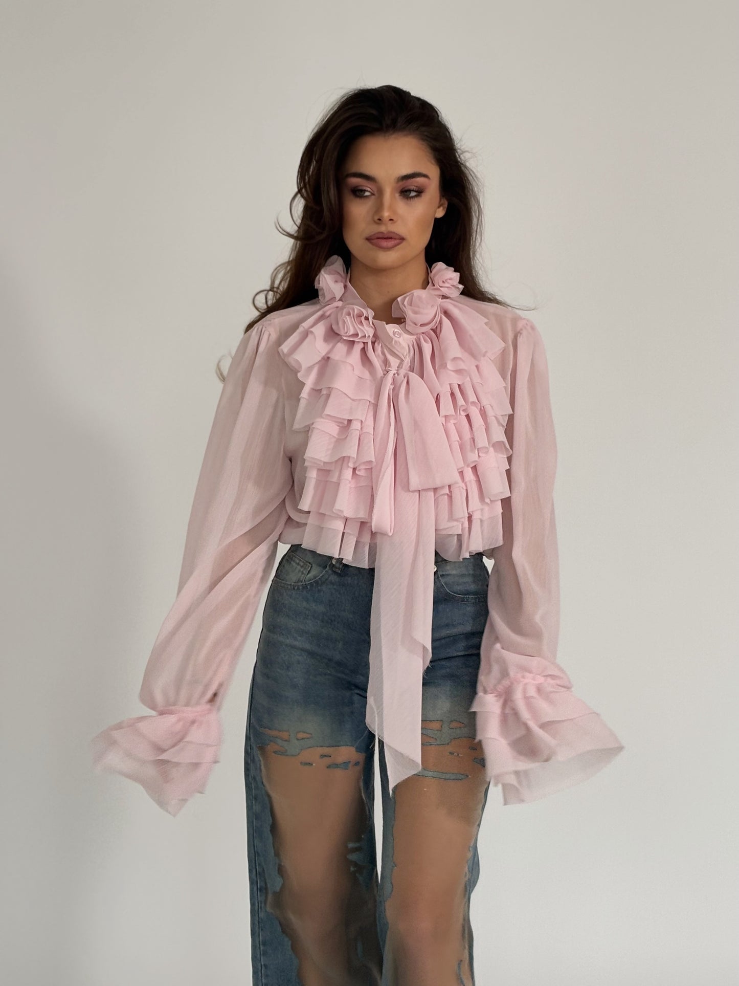 Риза Matilda с рози