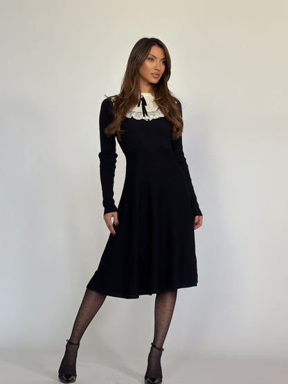 Рокля Hensel с дантела и панделка