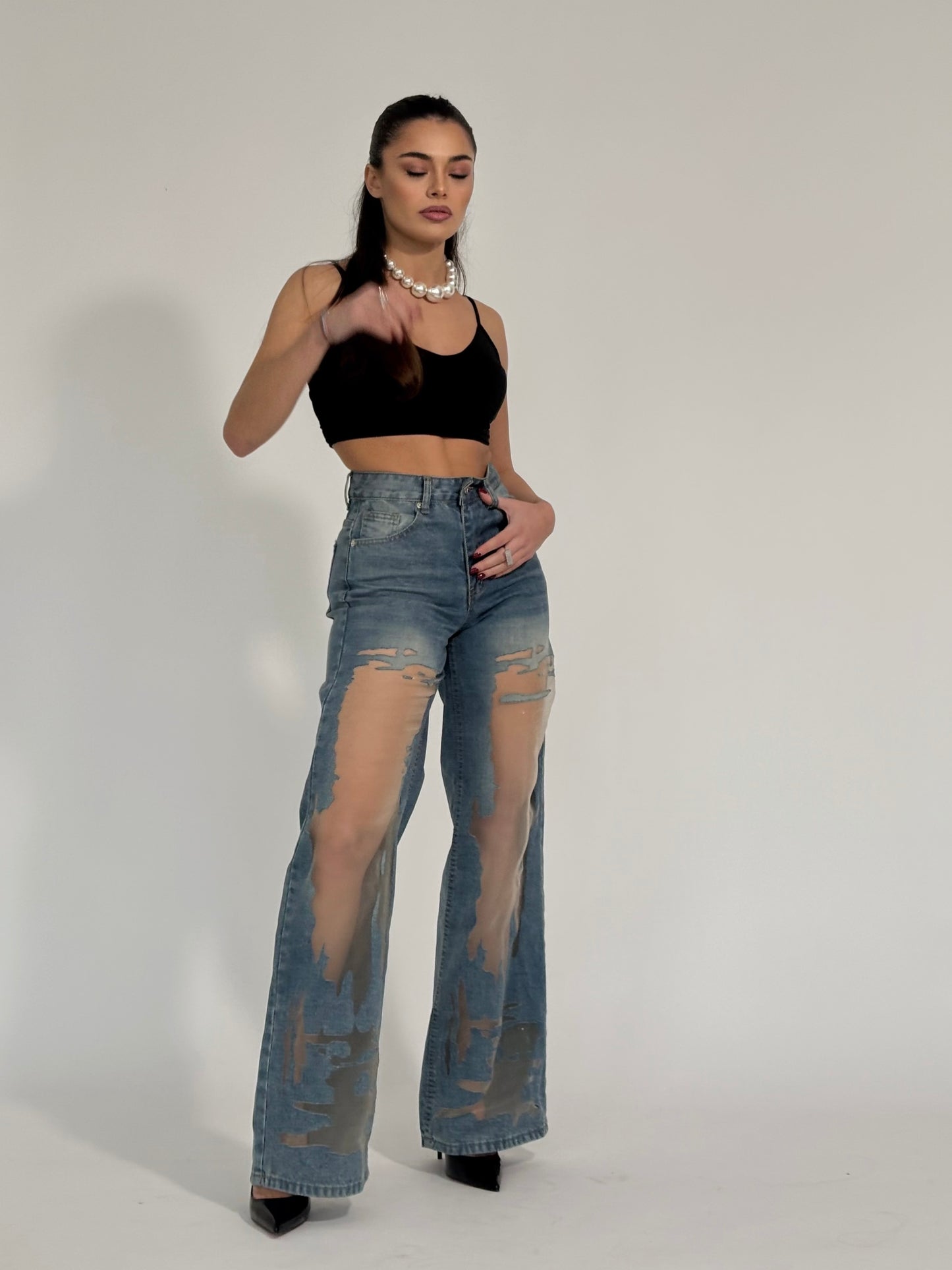 Volume jeans with transparent effect