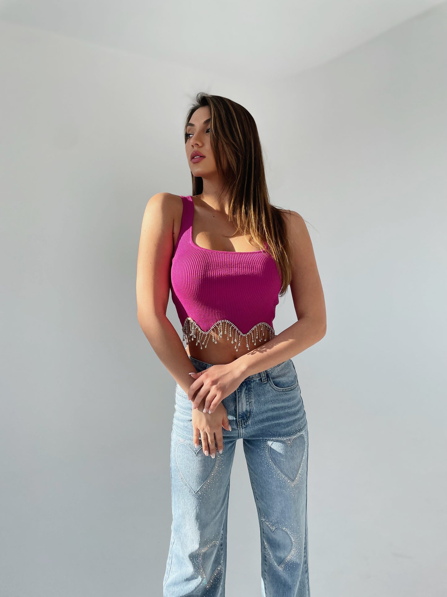 Crop top Miss chic cu pietre suspendate