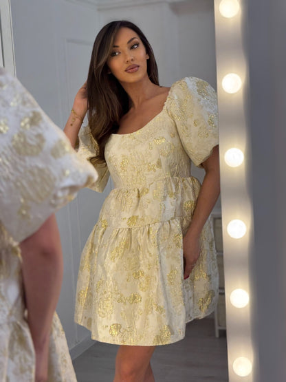 Рокля Glamour със златен ефект