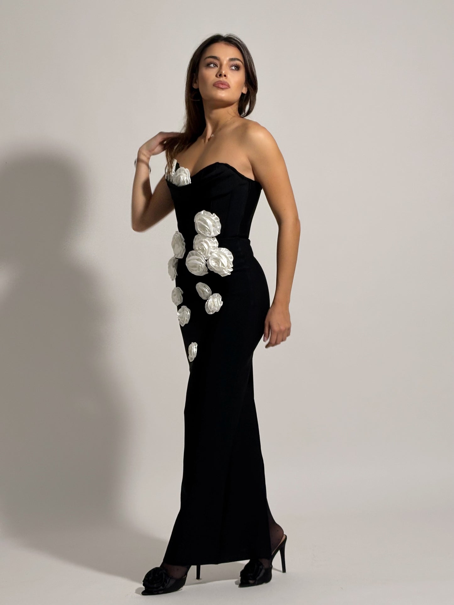 Бандажна рокля Emi с рози