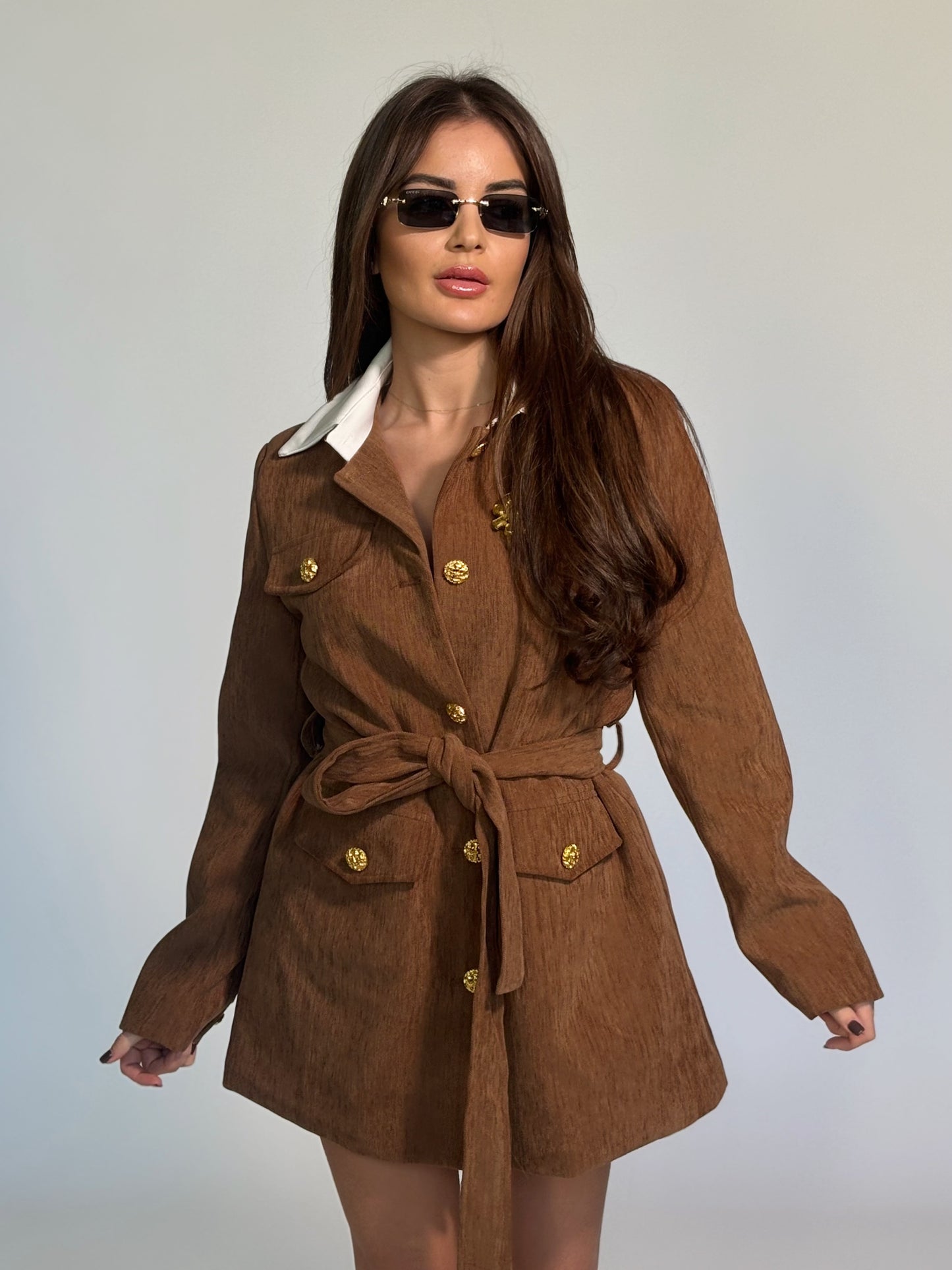 Рокля/сако Betti с колан и брошка